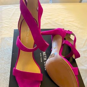 Kenneth cole heels size 8